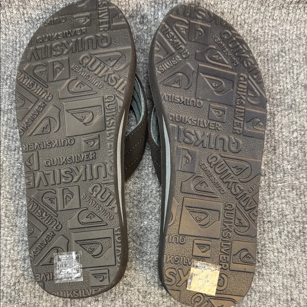 Quiksilver Black and Gray Gradient Men’s Sandals Size 7 EU40 NWOT